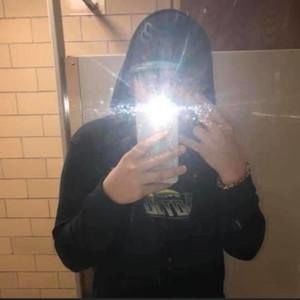 Meet your Posher, Derek